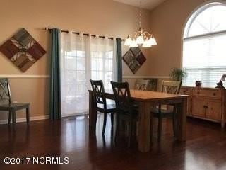 105 Lakeside Green Dr - Photo 4 of 32