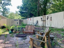 featured image of 1579 Marilyn Dr #1