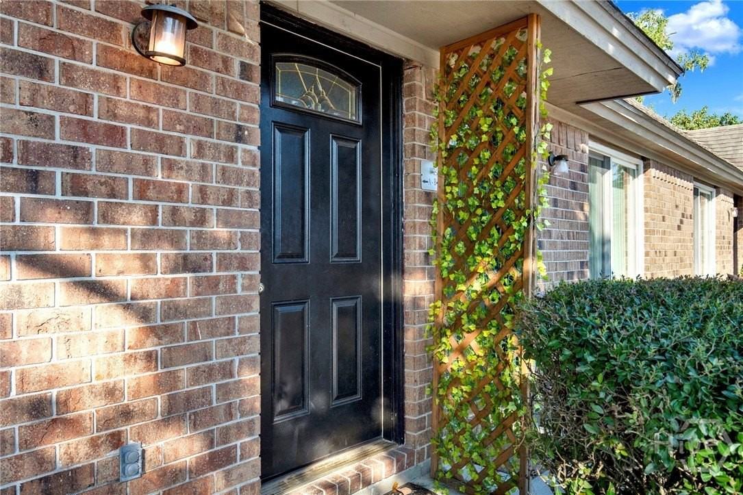 102 W Magnolia Ave #A - Photo 5 of 27