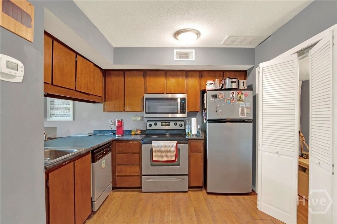 102 W Magnolia Ave #A - Photo 6 of 27