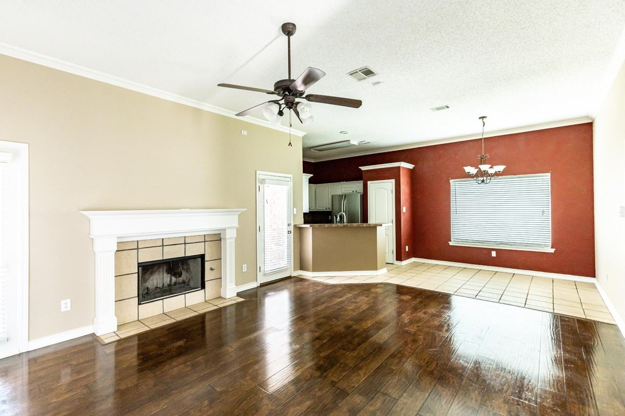 9706 Avenue W - Photo 5 of 18
