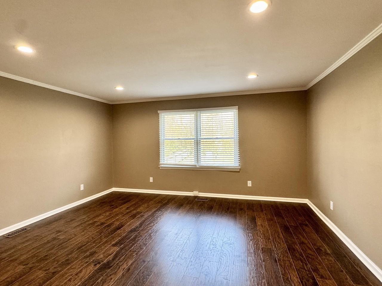 345 Stonegate Way - Photo 5 of 36