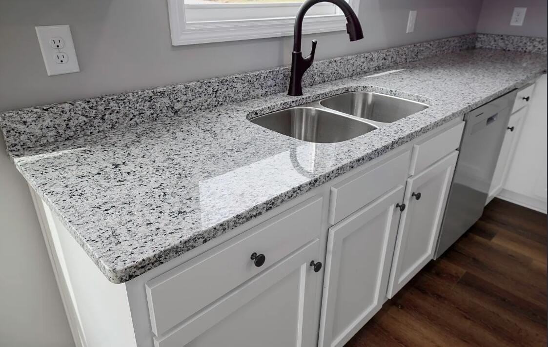 401 Broadway St - Photo 3 of 12