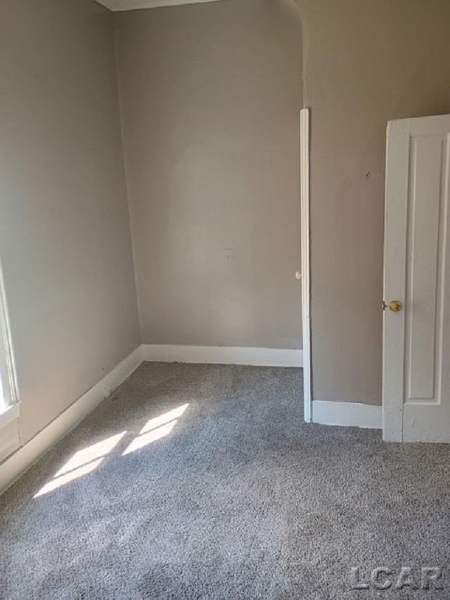 511 W Adrian St - Photo 3 of 9