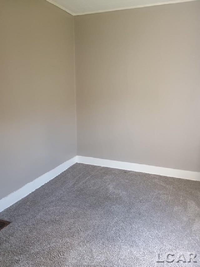 511 W Adrian St - Photo 5 of 9