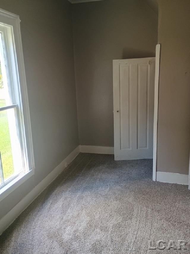 511 W Adrian St - Photo 6 of 9