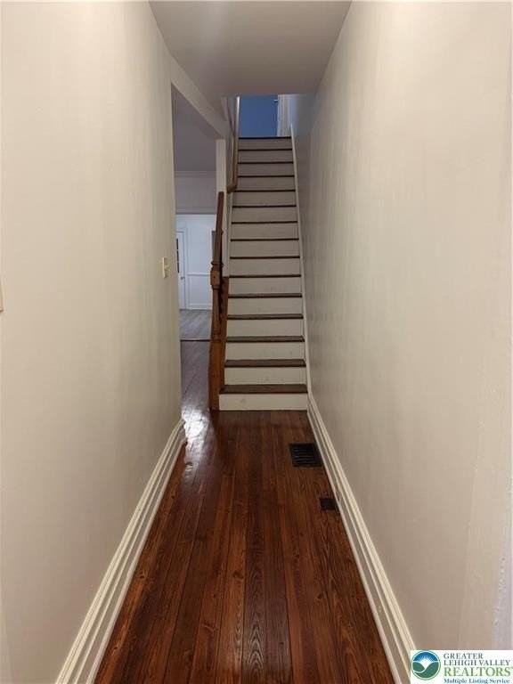 915 W Washington St - Photo 2 of 15