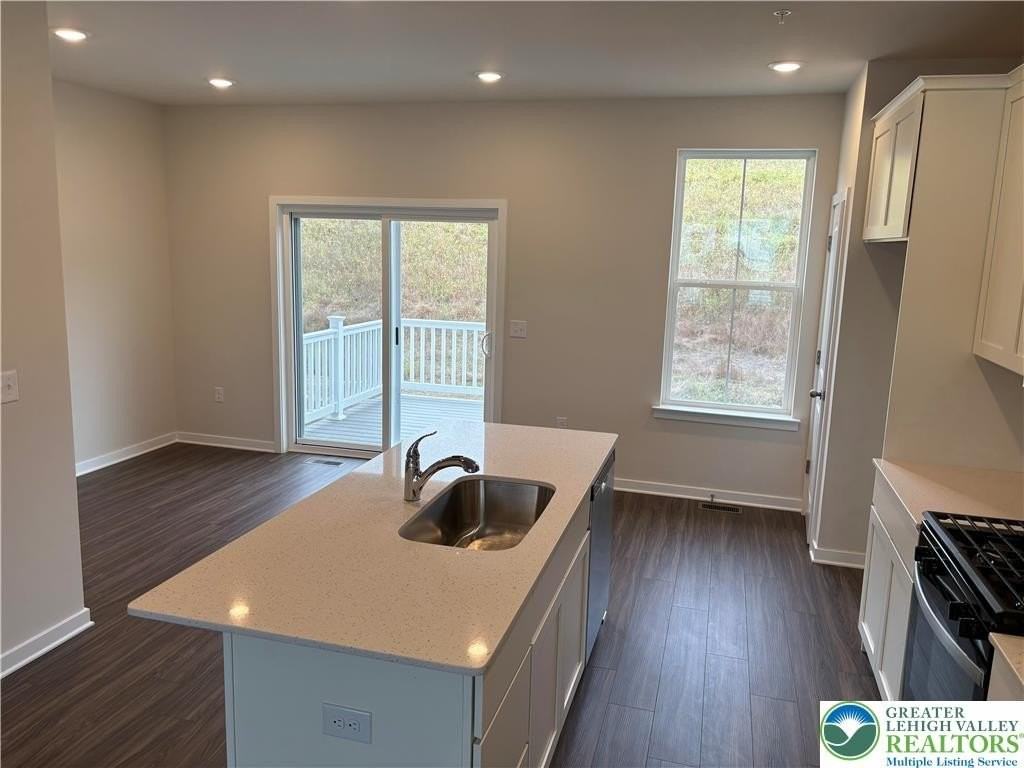 7682 Clayton Ave - Photo 3 of 16