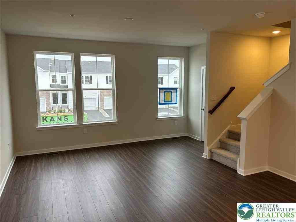 7682 Clayton Ave - Photo 4 of 16