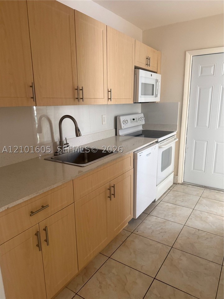 2234 Nw 52nd Ave #2234 - Photo 2 of 18
