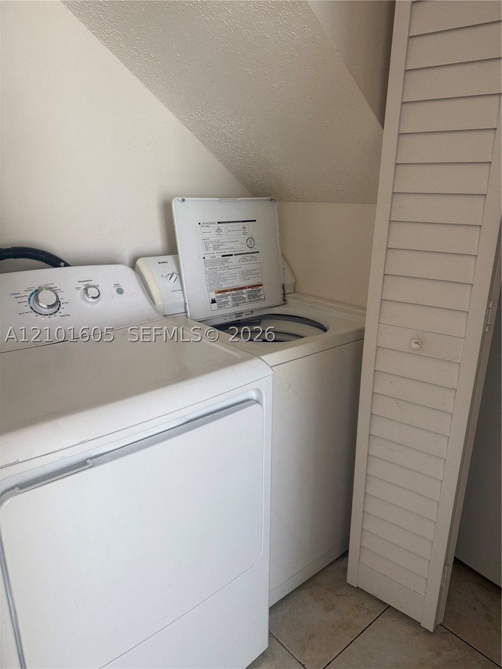 2234 Nw 52nd Ave #2234 - Photo 3 of 18