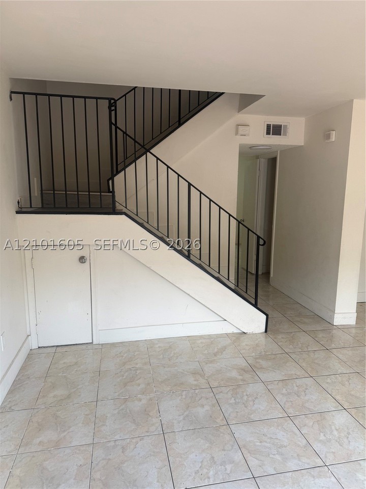 2234 Nw 52nd Ave #2234 - Photo 4 of 18