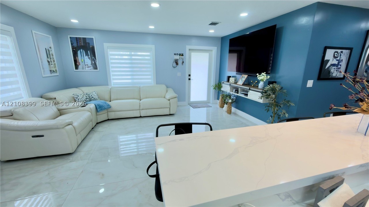 30605 Sw 152nd Ct - Photo 3 of 15