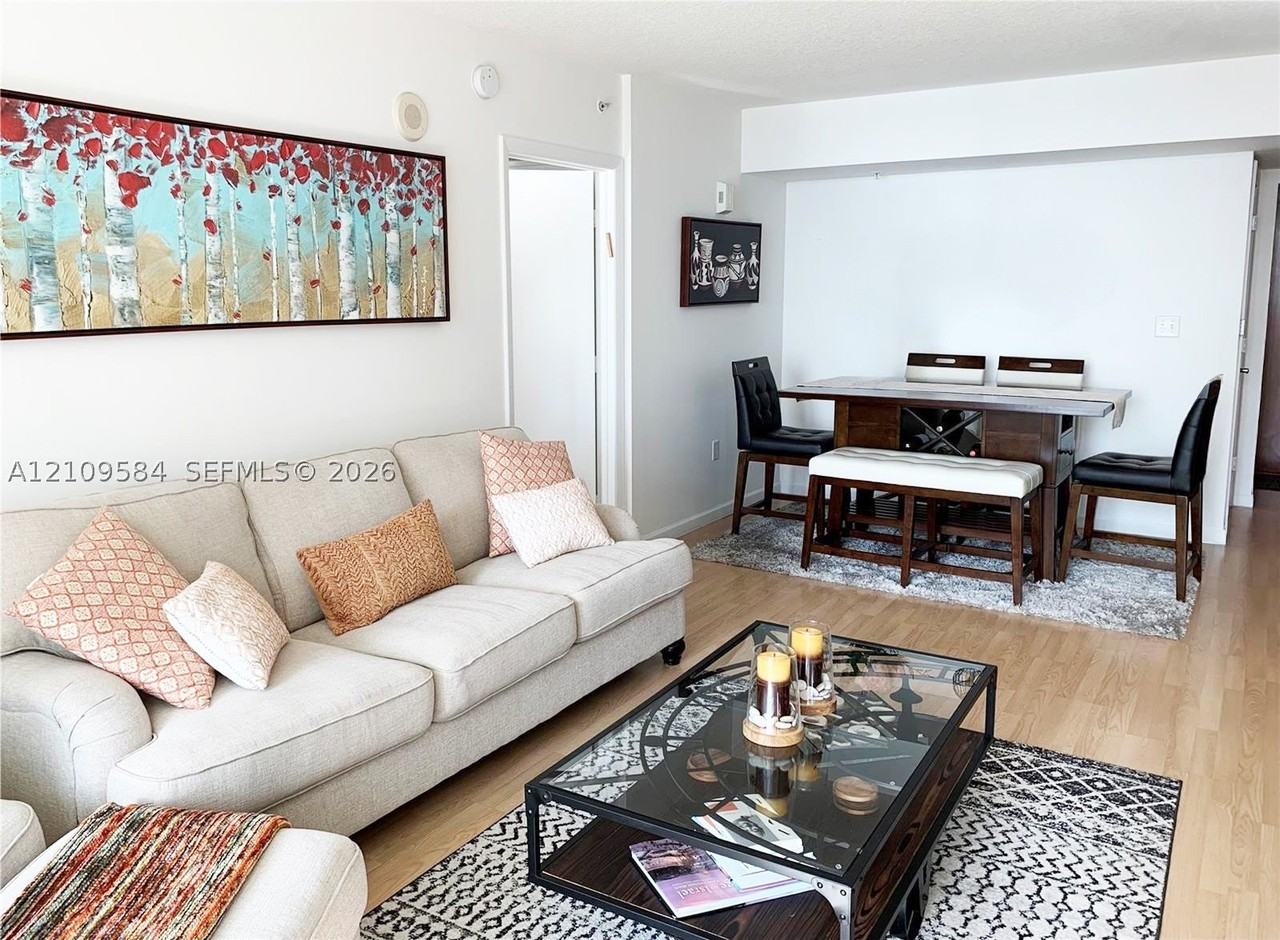 31 Se 5th St #1608