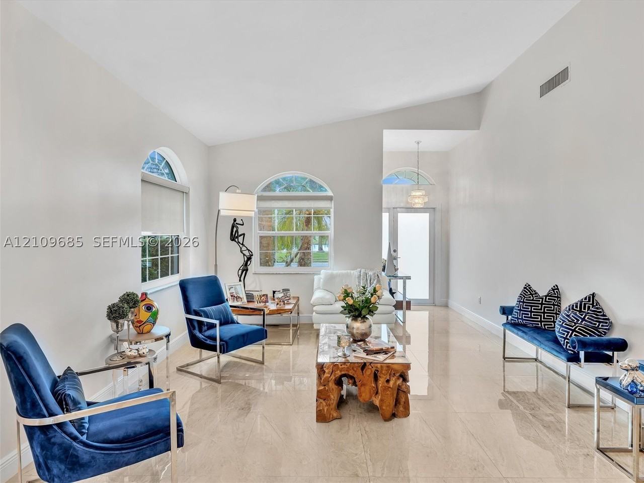 357 Nw 154th Ave - Photo 6 of 39