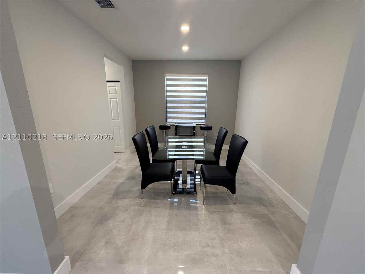 21000 Ne 2nd Ct - Photo 4 of 32