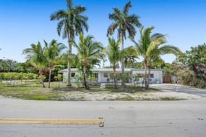 featured image of 2416 Se 2nd St #1