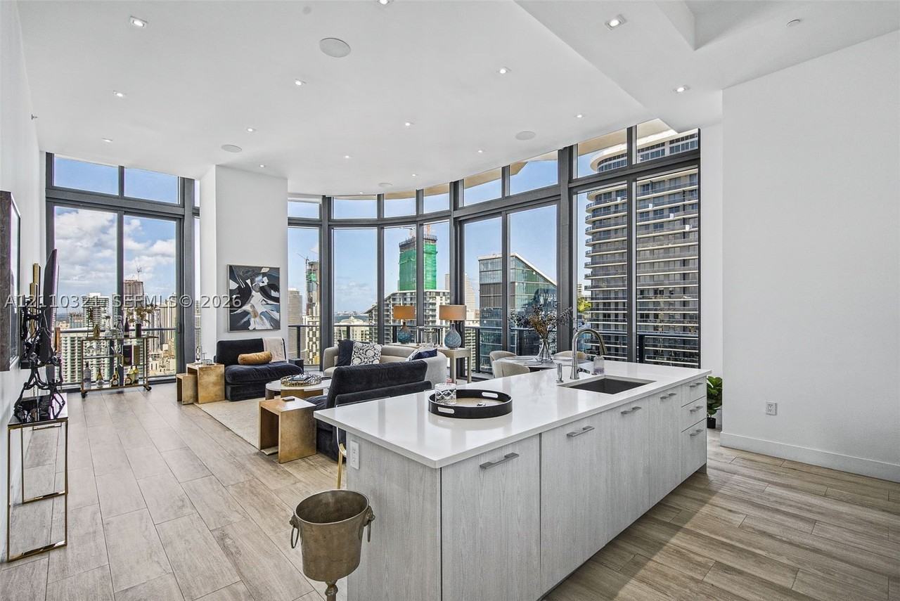 55 Sw 9th St