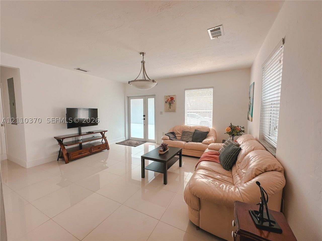 525 Sw 67th Ave #1 - Photo 6 of 17