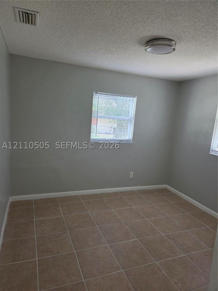 2105 Delaware Ave #A - Photo 7 of 9