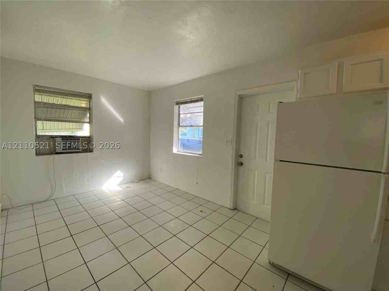 2228 Grant St #3 - Photo 4 of 10