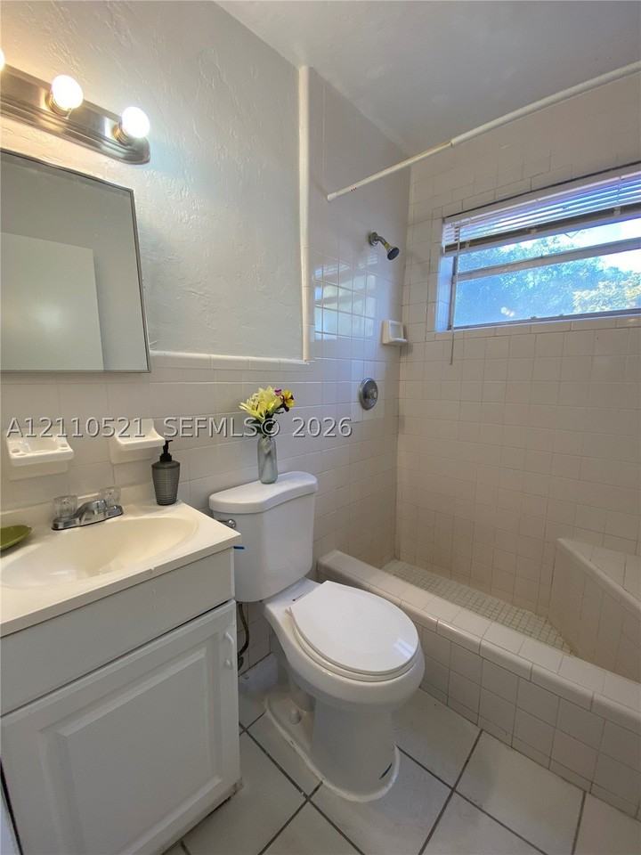 2228 Grant St #3 - Photo 6 of 10