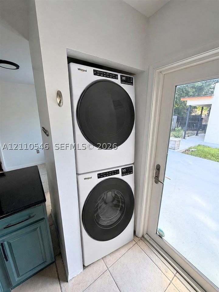 150 Nw 44th St #0 - Photo 4 of 26