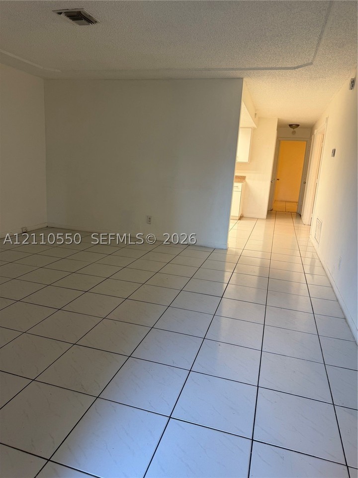 6532 Sw 18th Ct #6532 - Photo 3 of 13