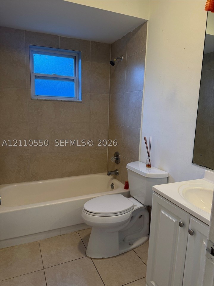 6532 Sw 18th Ct #6532 - Photo 5 of 13