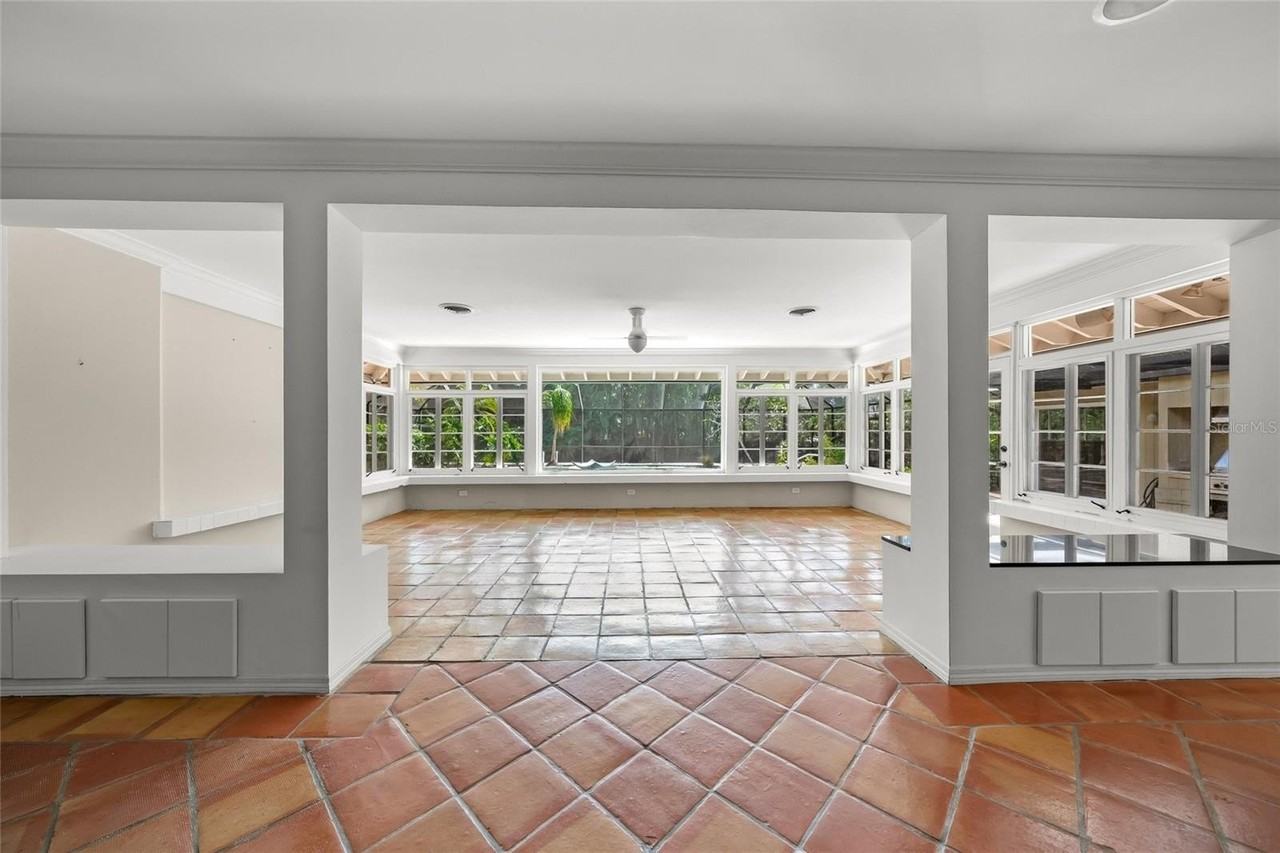 1714 South Dr - Photo 6 of 44