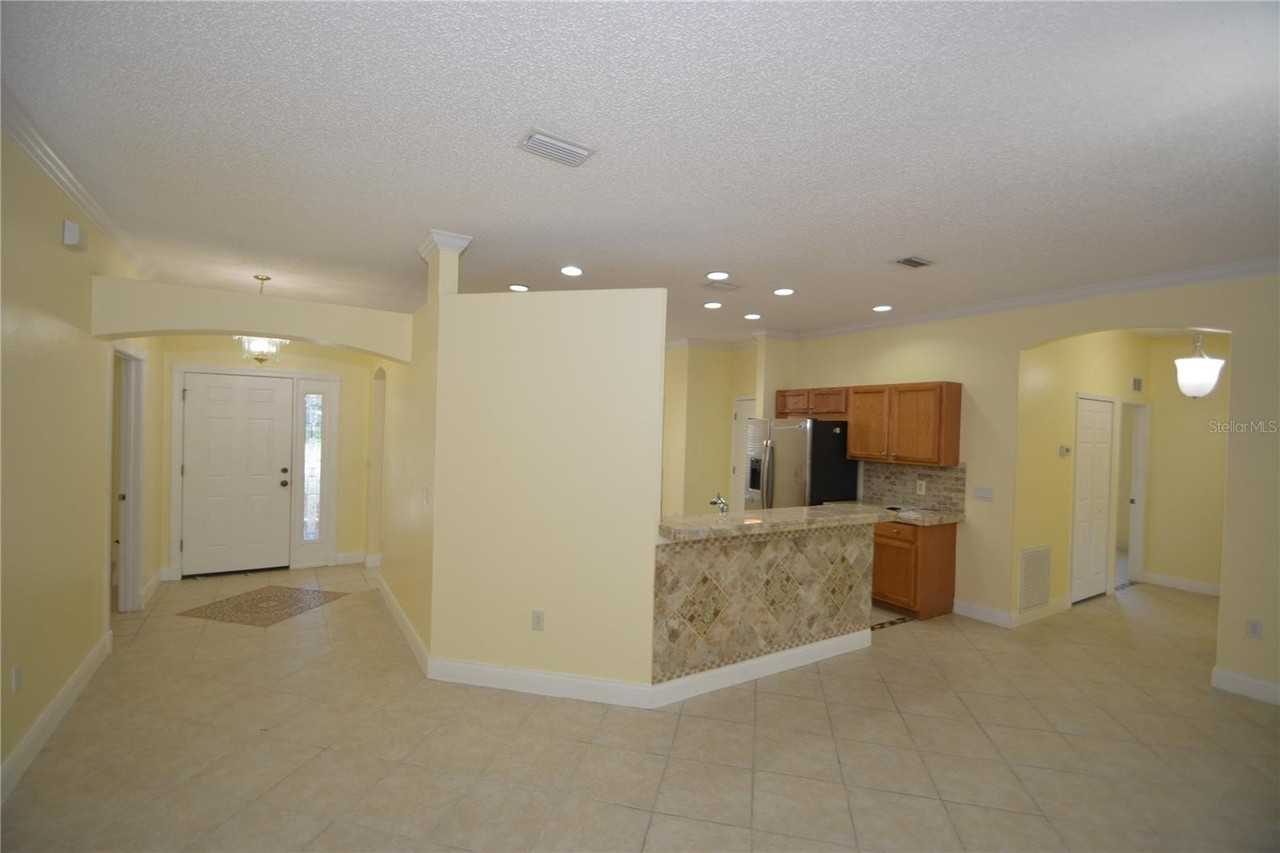 15 Riviera Dr - Photo 4 of 25