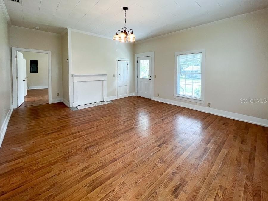 14439 Earle St - Photo 6 of 18
