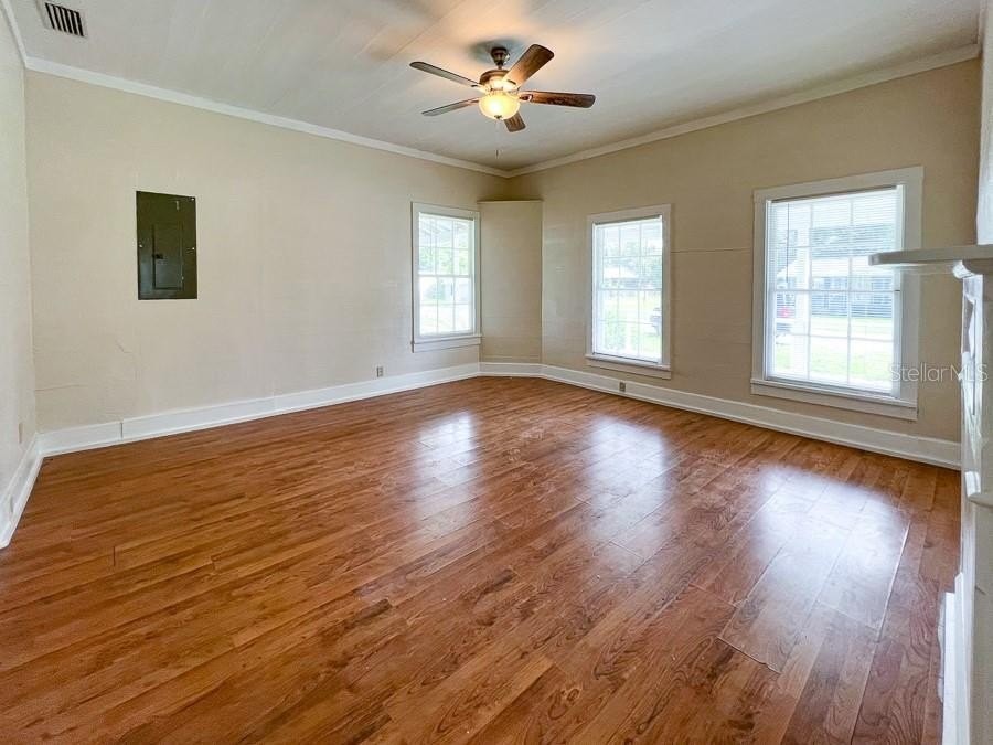 14439 Earle St - Photo 7 of 18