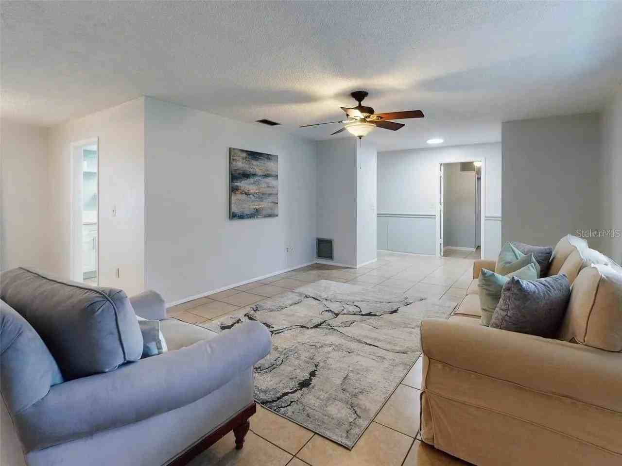 1836 Plumtree Dr - Photo 4 of 42