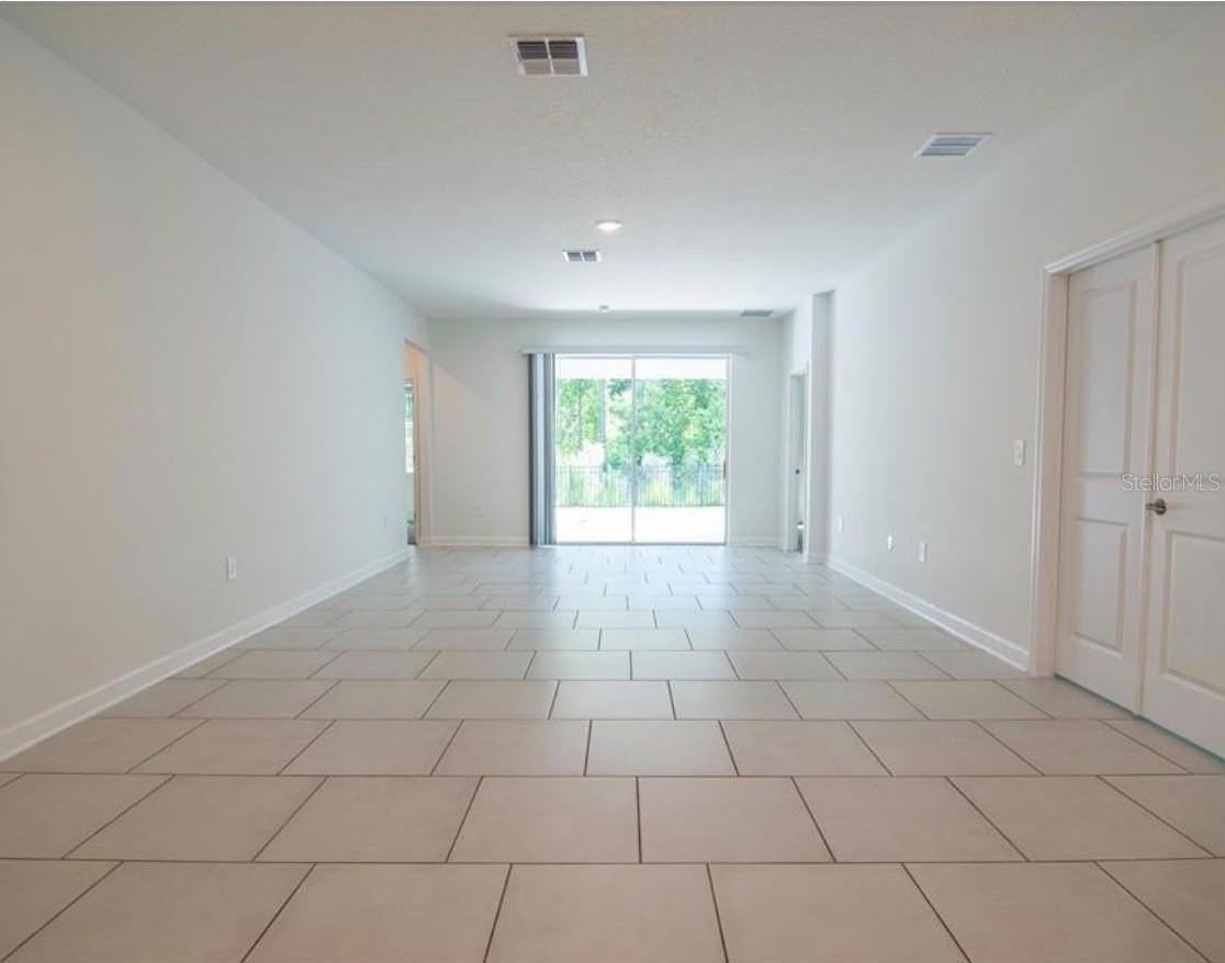 2946 Camden Way - Photo 2 of 10