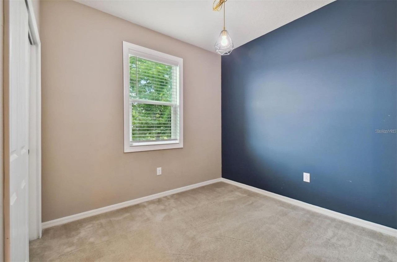 10606 Laguna Plains Dr - Photo 7 of 33