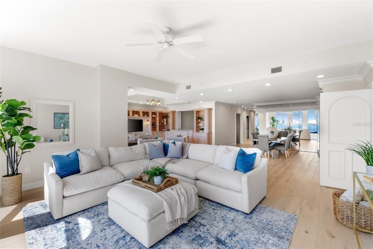 288 Beach Dr Ne #9B - Photo 4 of 50