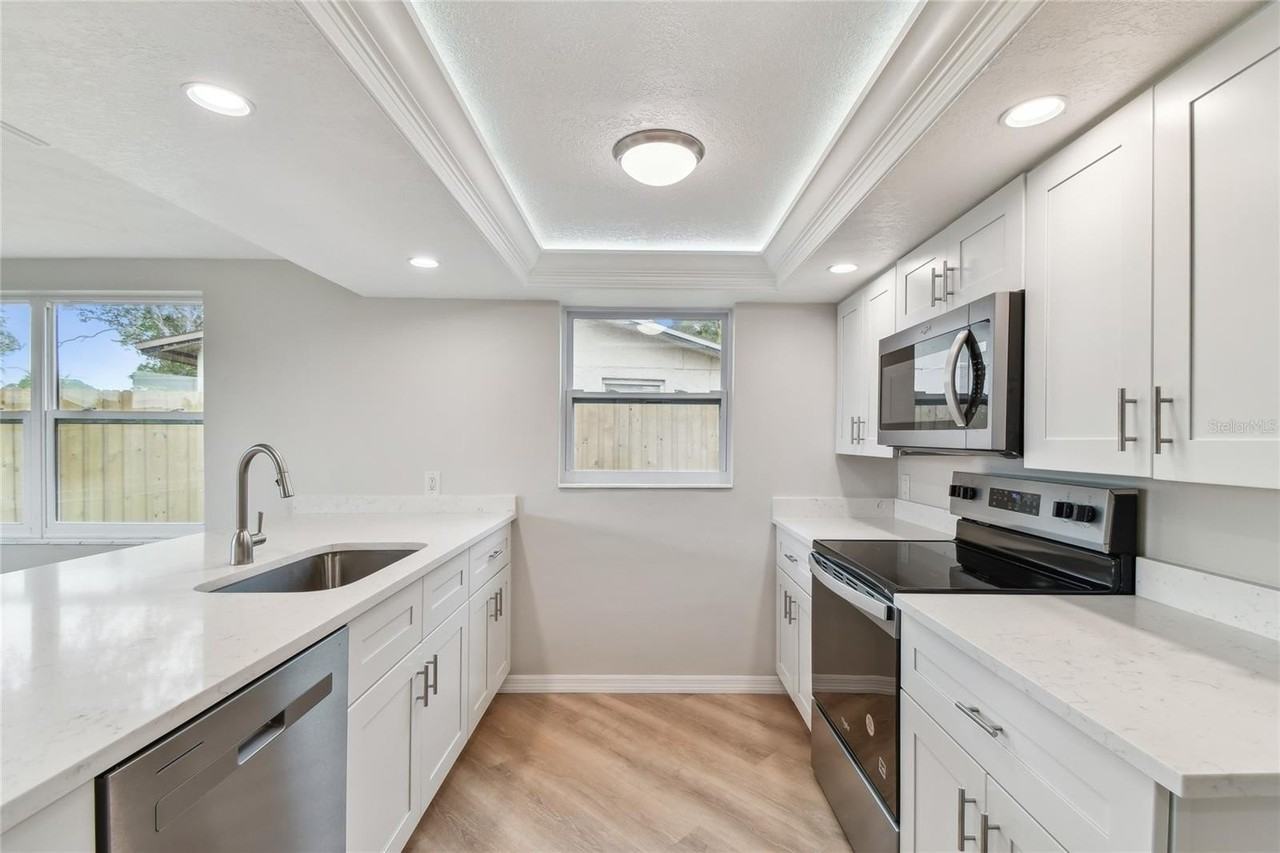 4541 Daphne St - Photo 3 of 36