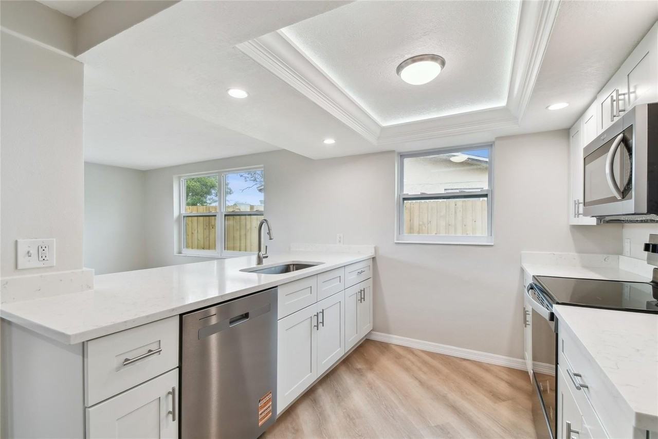4541 Daphne St - Photo 4 of 36