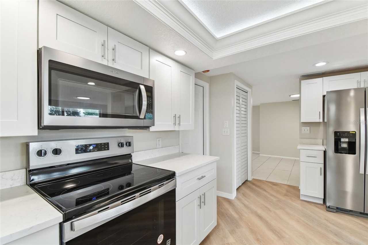 4541 Daphne St - Photo 5 of 36