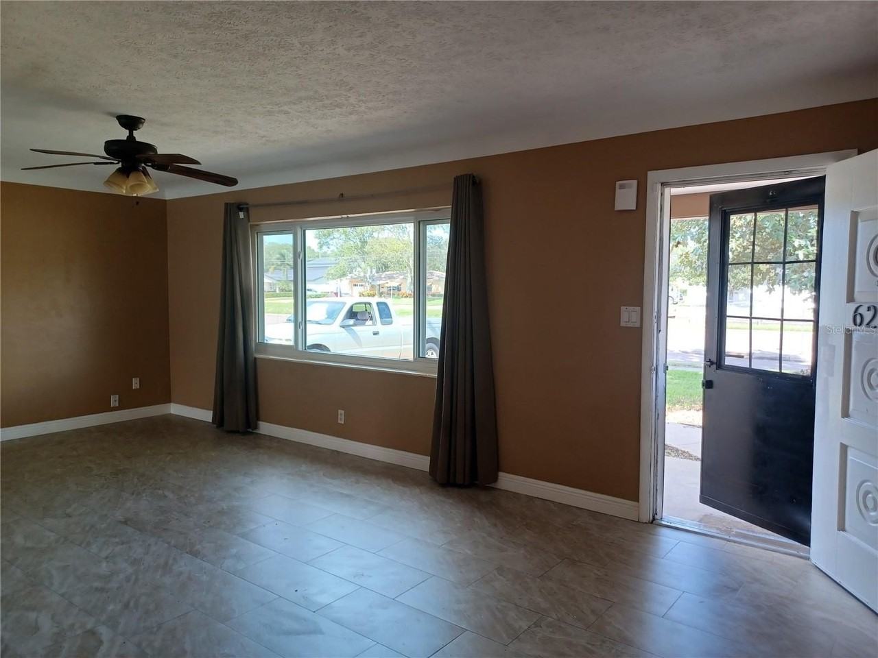 6250 16th St N - Photo 4 of 15