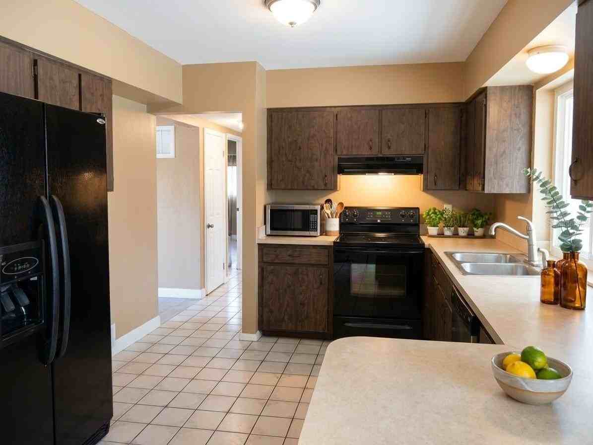 6250 16th St N - Photo 6 of 15