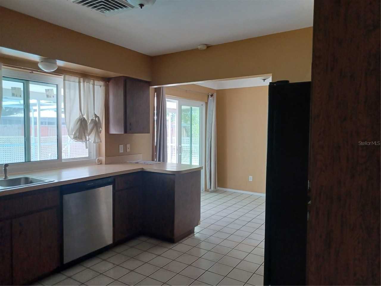 6250 16th St N - Photo 7 of 15