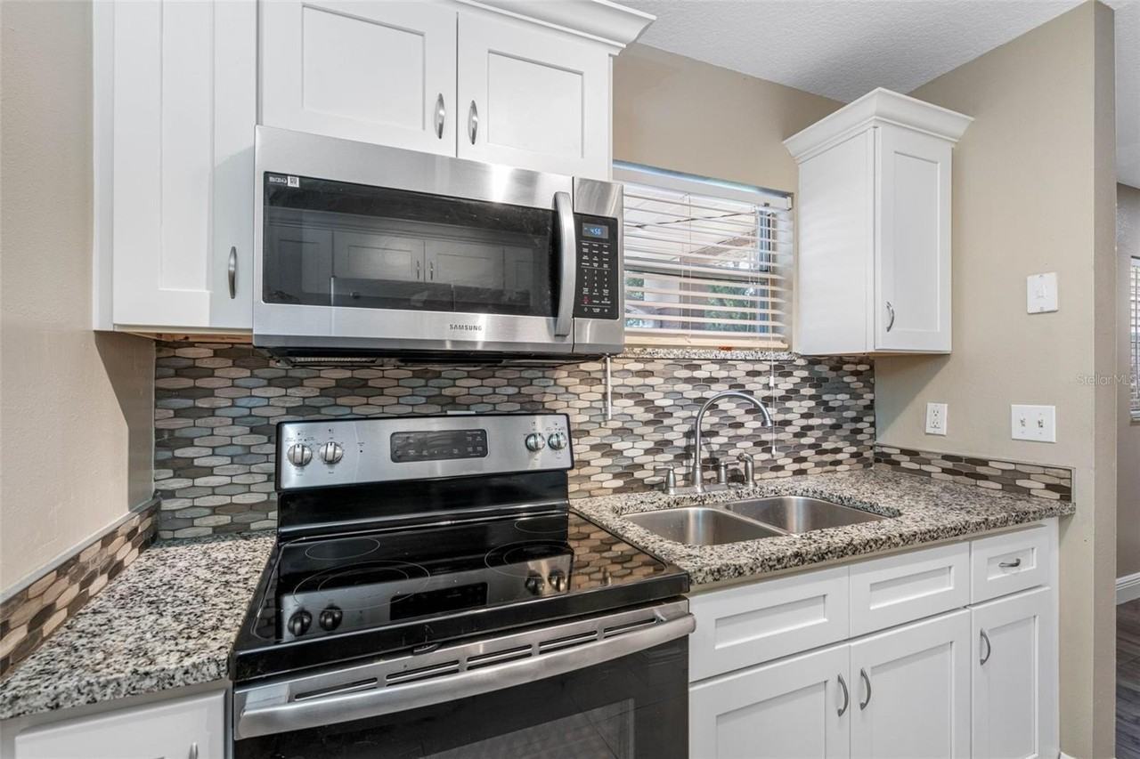 2703 W Tampa Bay Blvd #D - Photo 4 of 16