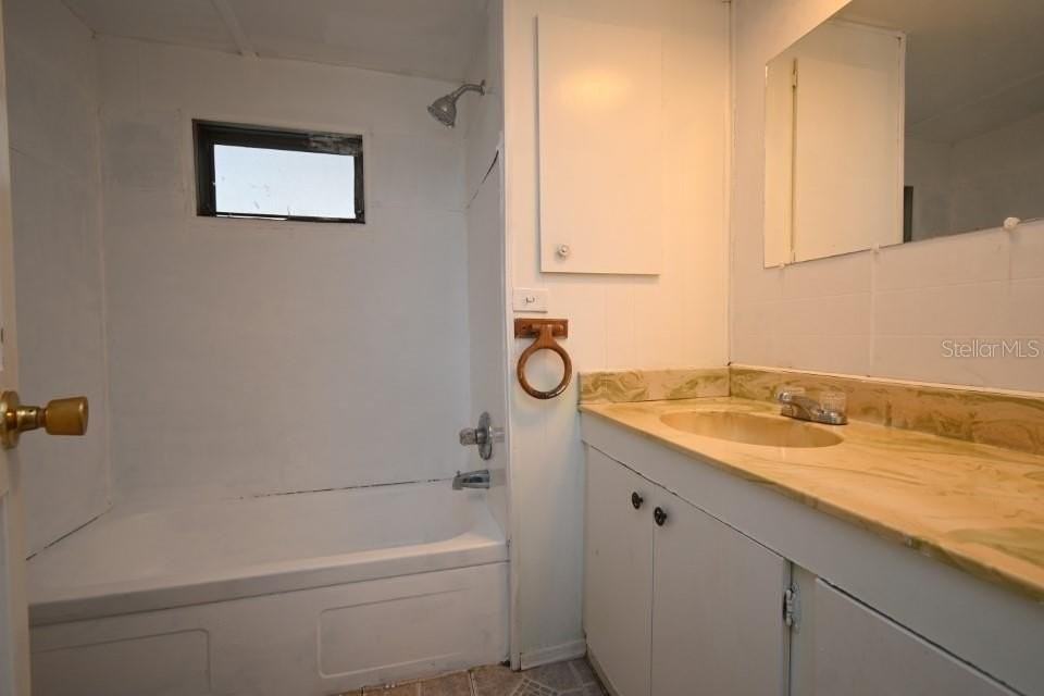 34904 Fraser St - Photo 4 of 24