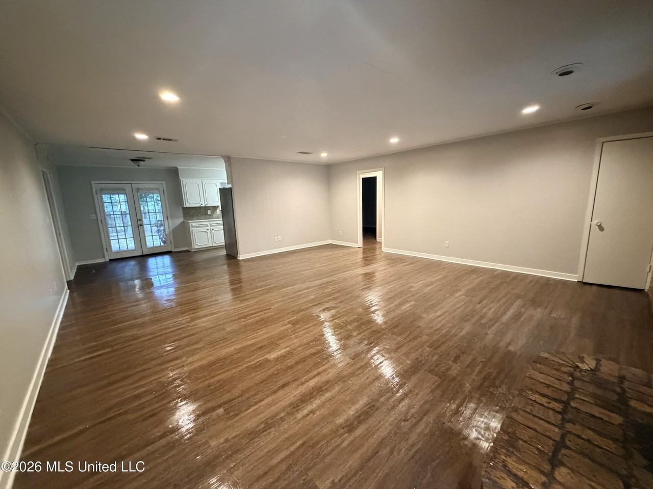 406 Turtle Creek Dr - Photo 2 of 24