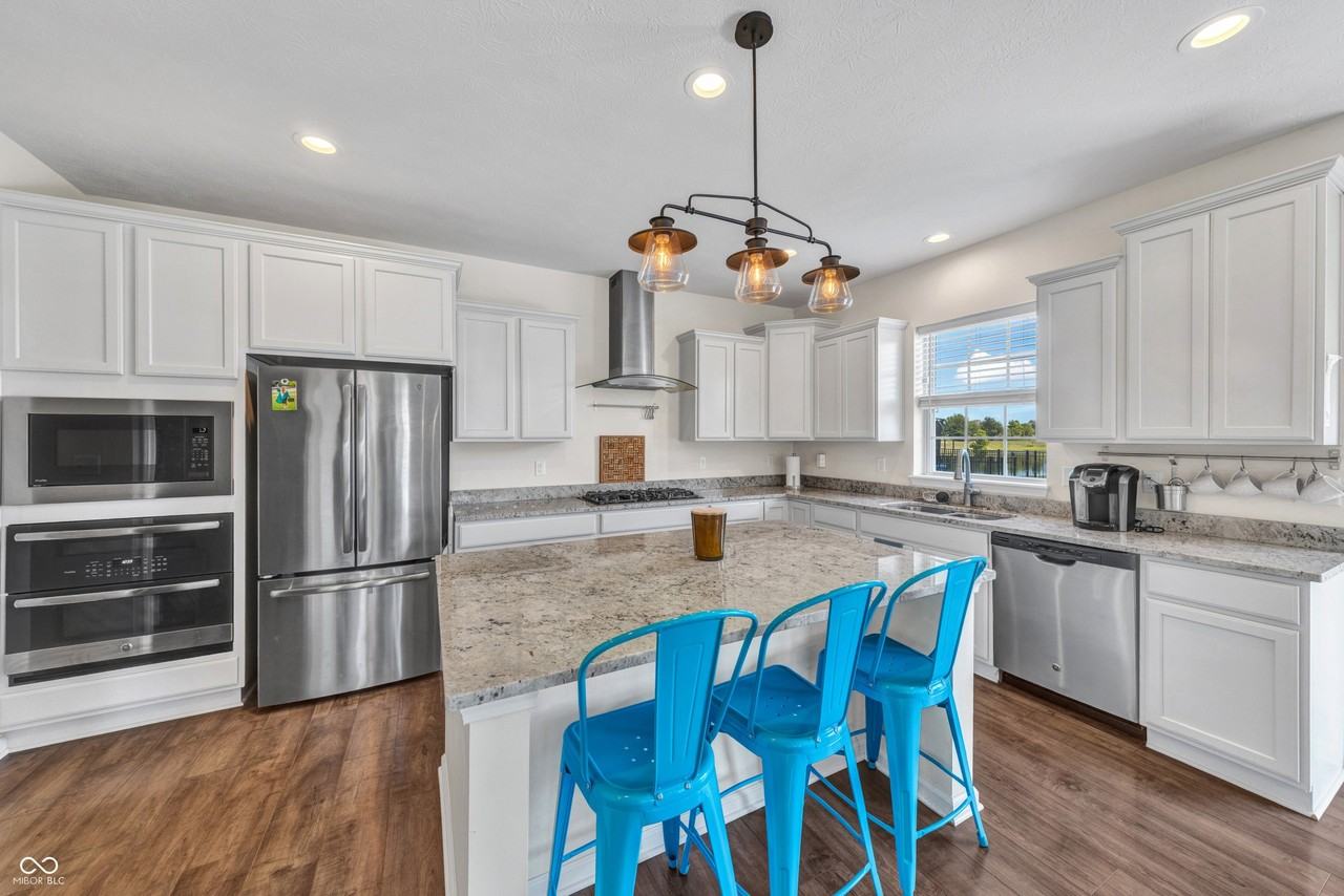 9875 Gallop Ln - Photo 5 of 20