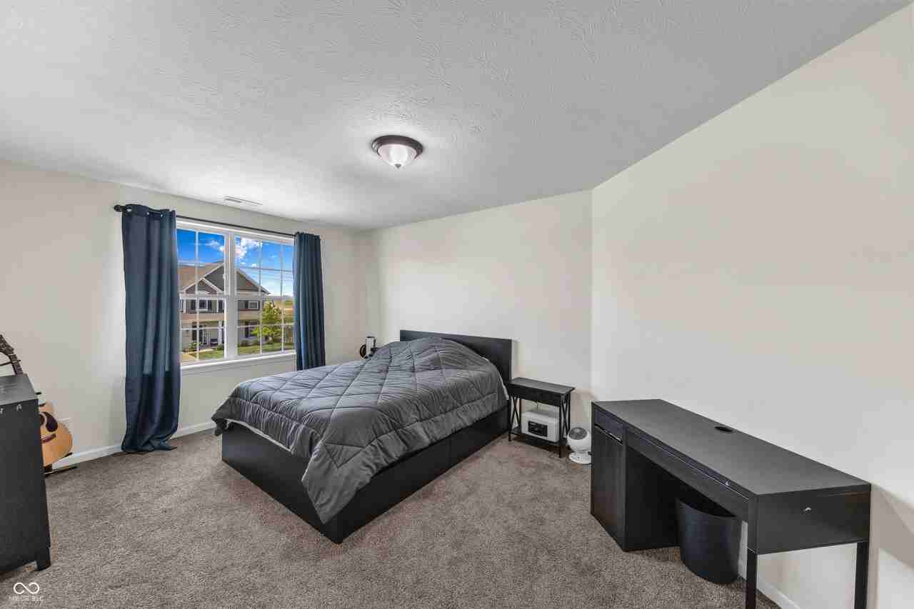 9875 Gallop Ln - Photo 7 of 20