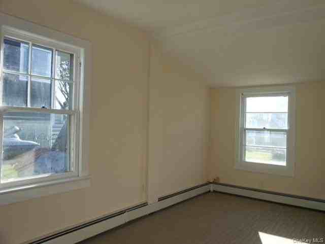 390 East Dr - Photo 6 of 11