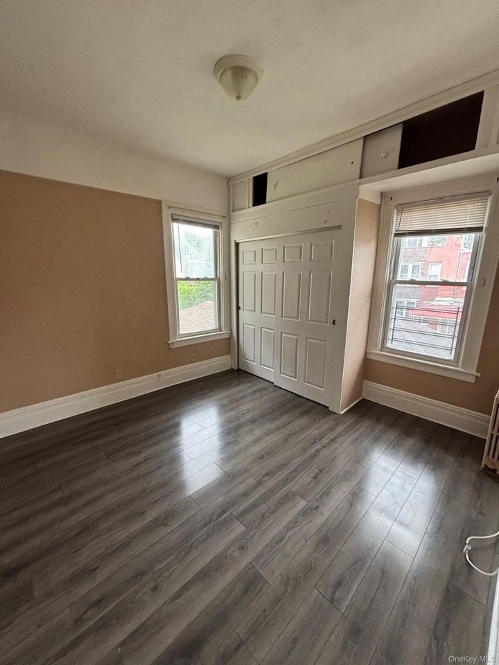 624 E 26th St #2 - Photo 4 of 13